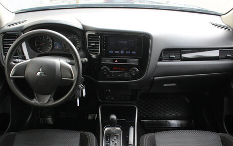 Mitsubishi Outlander III рестайлинг 3, 2019 год, 1 690 000 рублей, 17 фотография