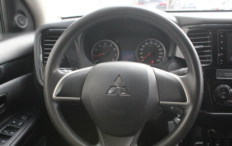 Mitsubishi Outlander III рестайлинг 3, 2019 год, 1 690 000 рублей, 18 фотография