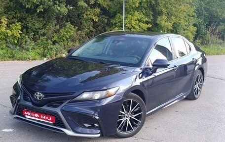 Toyota Camry, 2021 год, 2 399 000 рублей, 2 фотография