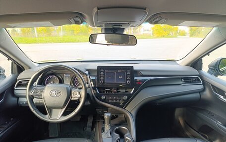 Toyota Camry, 2021 год, 2 399 000 рублей, 14 фотография