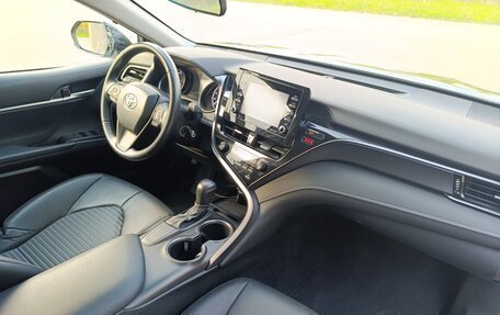Toyota Camry, 2021 год, 2 399 000 рублей, 17 фотография