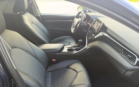 Toyota Camry, 2021 год, 2 399 000 рублей, 16 фотография