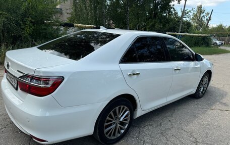 Toyota Camry, 2017 год, 1 820 000 рублей, 6 фотография