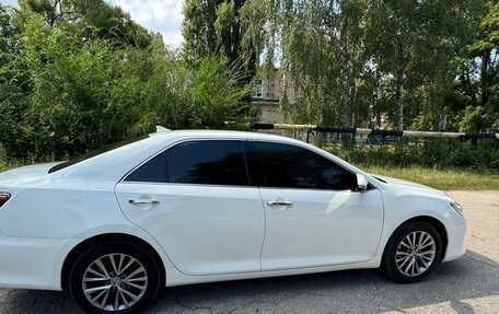 Toyota Camry, 2017 год, 1 820 000 рублей, 8 фотография