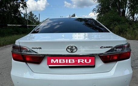 Toyota Camry, 2017 год, 1 820 000 рублей, 4 фотография