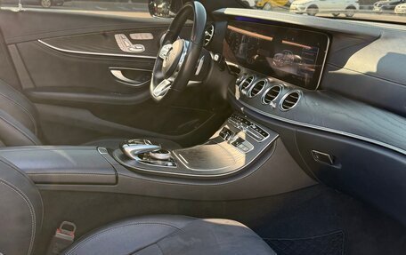 Mercedes-Benz E-Класс, 2019 год, 3 750 000 рублей, 9 фотография