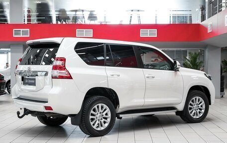 Toyota Land Cruiser Prado 150 рестайлинг 2, 2015 год, 2 999 000 рублей, 2 фотография