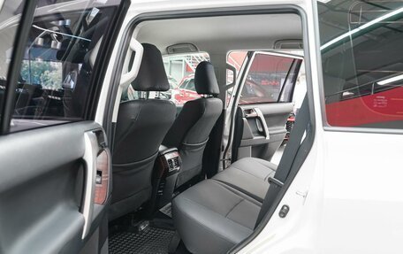 Toyota Land Cruiser Prado 150 рестайлинг 2, 2015 год, 2 999 000 рублей, 7 фотография