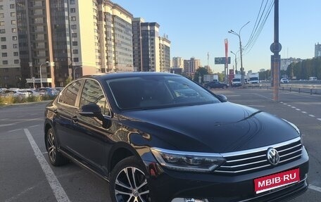 Volkswagen Passat B8 рестайлинг, 2019 год, 2 250 000 рублей, 1 фотография