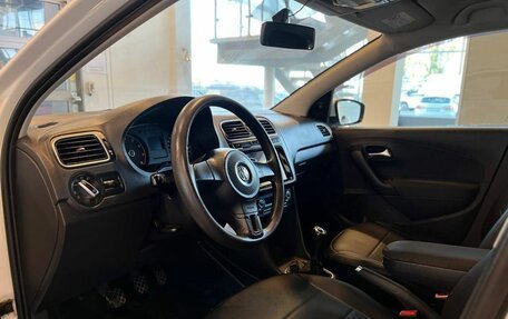 Volkswagen Polo VI (EU Market), 2011 год, 570 000 рублей, 23 фотография