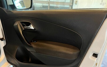 Volkswagen Polo VI (EU Market), 2011 год, 570 000 рублей, 28 фотография