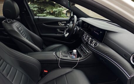 Mercedes-Benz E-Класс, 2020 год, 6 000 000 рублей, 22 фотография