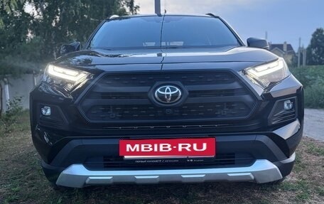 Toyota RAV4, 2024 год, 4 050 000 рублей, 2 фотография