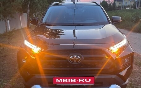 Toyota RAV4, 2024 год, 4 050 000 рублей, 3 фотография