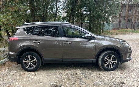 Toyota RAV4, 2016 год, 1 870 000 рублей, 2 фотография