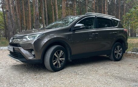 Toyota RAV4, 2016 год, 1 870 000 рублей, 3 фотография