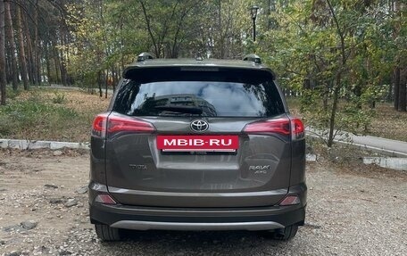 Toyota RAV4, 2016 год, 1 870 000 рублей, 6 фотография