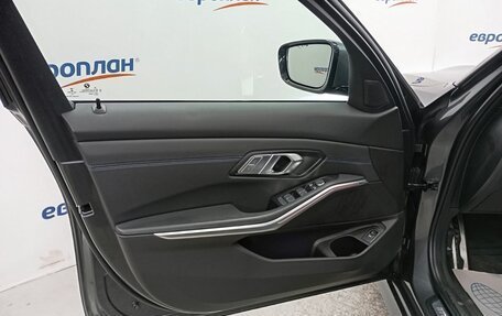 BMW 3 серия, 2021 год, 3 955 000 рублей, 14 фотография