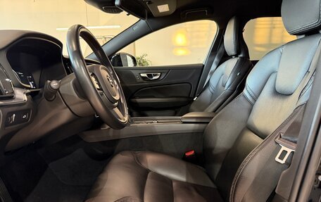 Volvo V60 Cross Country II, 2019 год, 3 159 000 рублей, 15 фотография