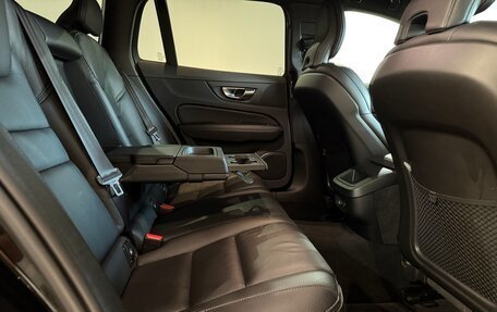Volvo V60 Cross Country II, 2019 год, 3 159 000 рублей, 23 фотография
