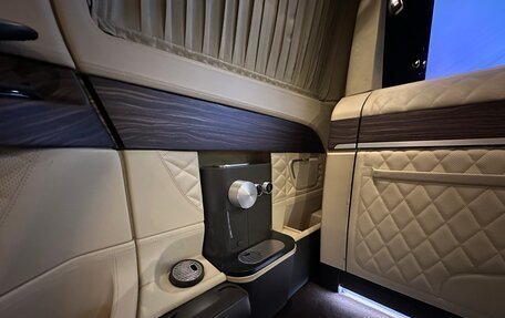 Mercedes-Benz V-Класс, 2018 год, 7 500 000 рублей, 19 фотография