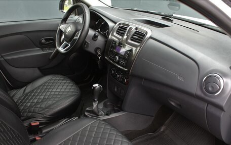 Renault Logan II, 2019 год, 990 000 рублей, 10 фотография