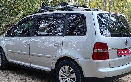 Volkswagen Touran III, 2003 год, 600 000 рублей, 1 фотография