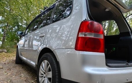 Volkswagen Touran III, 2003 год, 600 000 рублей, 4 фотография