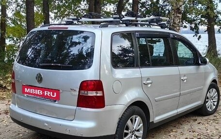 Volkswagen Touran III, 2003 год, 600 000 рублей, 2 фотография
