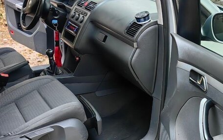 Volkswagen Touran III, 2003 год, 600 000 рублей, 22 фотография