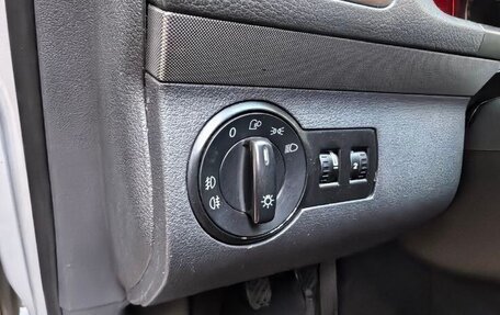 Volkswagen Touran III, 2003 год, 600 000 рублей, 15 фотография