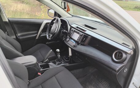 Toyota RAV4, 2015 год, 1 800 000 рублей, 1 фотография