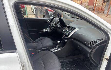 Hyundai Solaris II рестайлинг, 2011 год, 690 000 рублей, 2 фотография