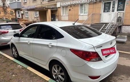 Hyundai Solaris II рестайлинг, 2011 год, 690 000 рублей, 5 фотография