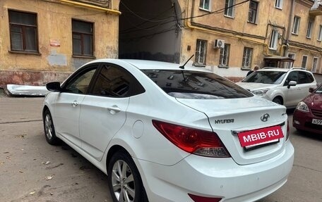 Hyundai Solaris II рестайлинг, 2011 год, 690 000 рублей, 4 фотография