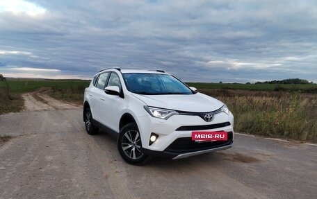 Toyota RAV4, 2015 год, 1 800 000 рублей, 5 фотография