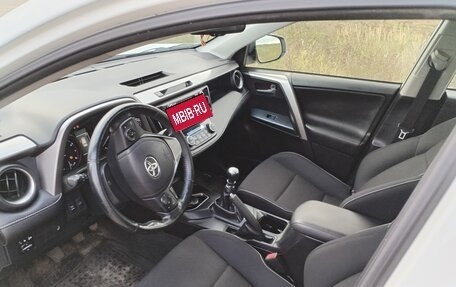 Toyota RAV4, 2015 год, 1 800 000 рублей, 10 фотография