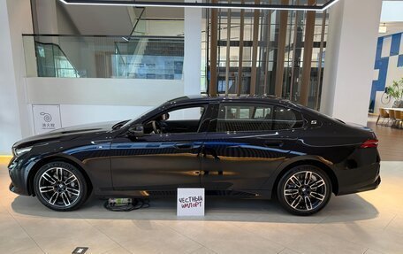 BMW 5 серия, 2025 год, 7 518 000 рублей, 3 фотография