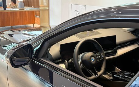 BMW 5 серия, 2025 год, 7 518 000 рублей, 9 фотография