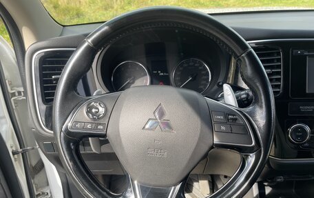 Mitsubishi Outlander III рестайлинг 3, 2015 год, 2 100 000 рублей, 16 фотография
