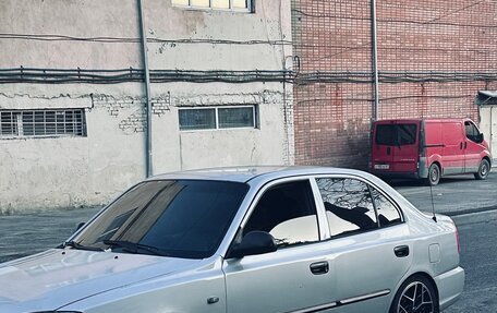 Hyundai Accent II, 2004 год, 600 000 рублей, 2 фотография
