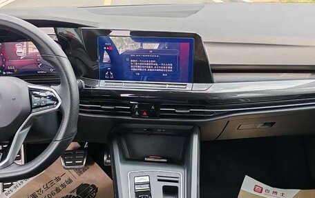 Volkswagen Golf VIII, 2022 год, 2 020 000 рублей, 10 фотография