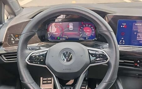 Volkswagen Golf VIII, 2022 год, 2 020 000 рублей, 8 фотография