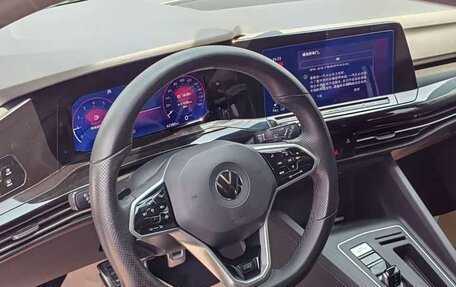 Volkswagen Golf VIII, 2022 год, 2 020 000 рублей, 7 фотография