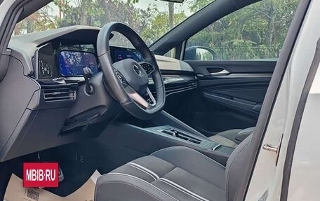Volkswagen Golf VIII, 2022 год, 2 020 000 рублей, 9 фотография