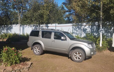 Nissan Pathfinder, 2011 год, 1 220 000 рублей, 1 фотография