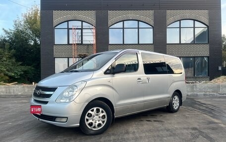 Hyundai H-1 II рестайлинг, 2008 год, 985 000 рублей, 1 фотография