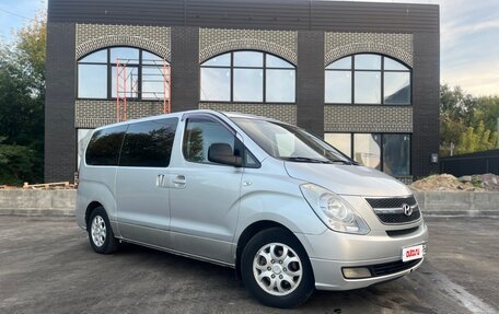 Hyundai H-1 II рестайлинг, 2008 год, 985 000 рублей, 3 фотография