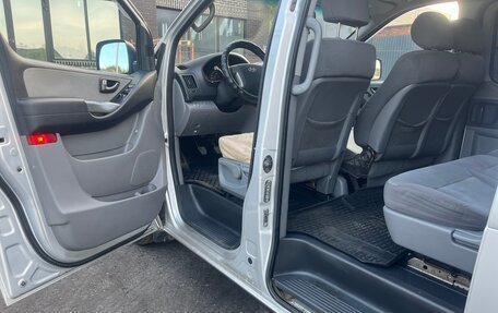 Hyundai H-1 II рестайлинг, 2008 год, 985 000 рублей, 12 фотография