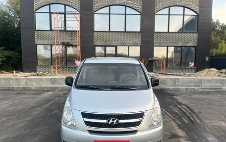 Hyundai H-1 II рестайлинг, 2008 год, 985 000 рублей, 2 фотография